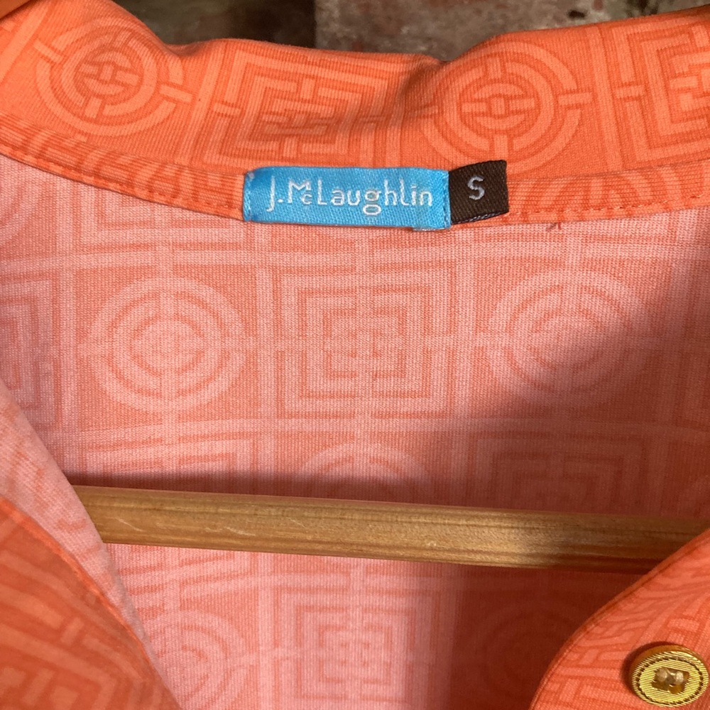 NWT J.McLaughlin Catalina Cloth Coral Geometric 3/4 Gold Button-Front SS Polo S - Picture 6 of 16
